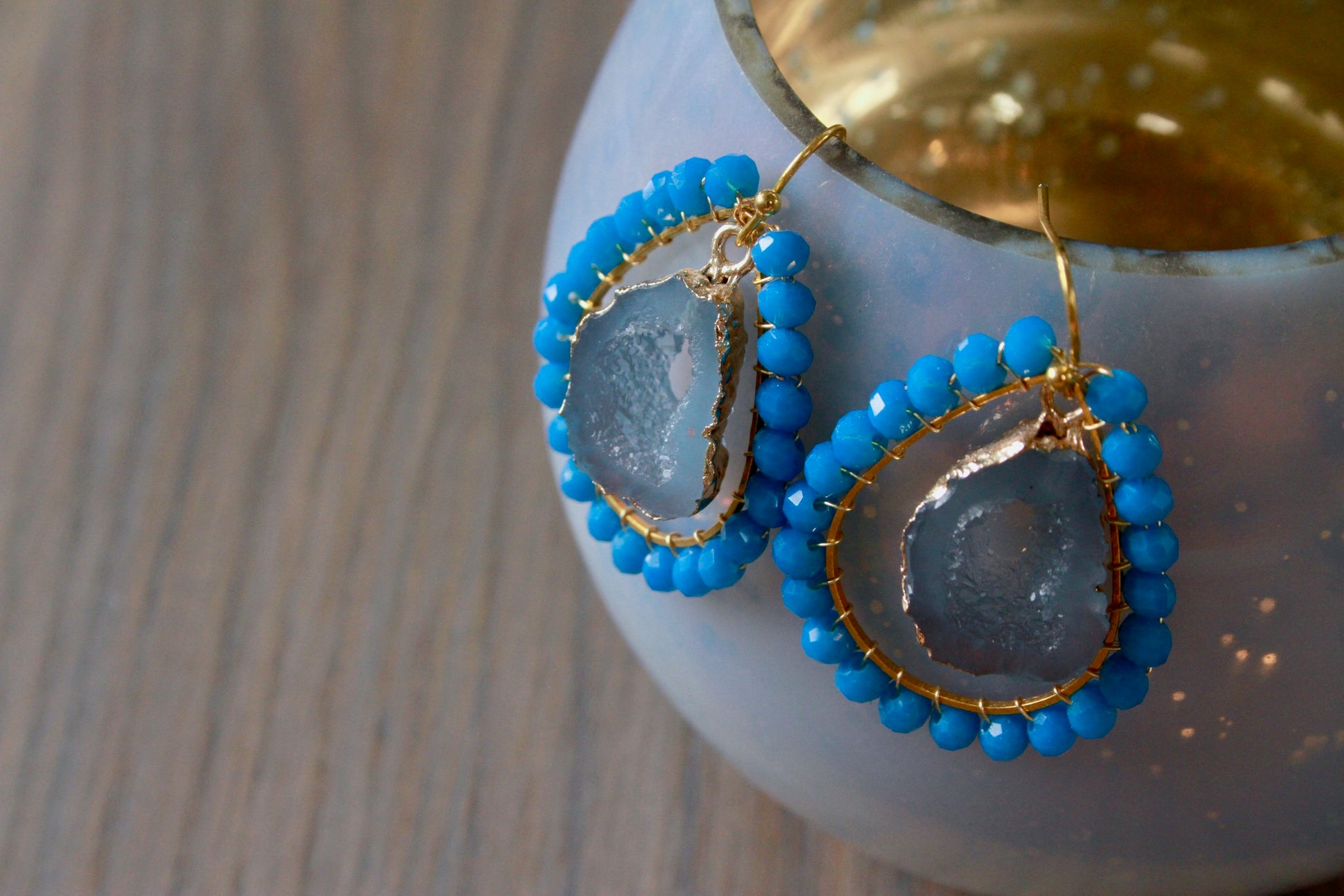 Medium Azure Teardrop earrings with agate drop